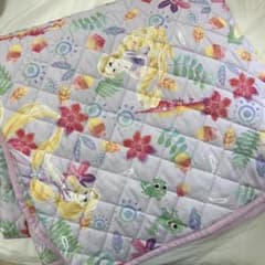 ディズニー　ラプンツェル　カーペット　ラグ　マット　新品のサムネイル