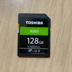 東芝製　sdカード 128gb  n203のサムネイル