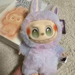 ラブブ　キーホルダー　ぬいぐるみのサムネイル