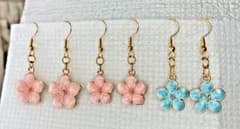 即購入◎ 最終値下げ　イヤリング　3ペア　セット売り　ピンク　青　桜　花のサムネイル