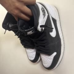 NIKE AIR JORDAN 1 HIGH OG ブラック ホワイトのサムネイル