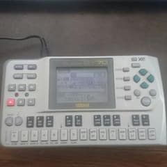Yamaha QY70 本体+電源+Midiケーブル 美品のサムネイル