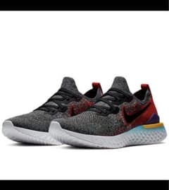 NIKE エピック リアクト フライニット 2のサムネイル
