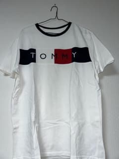 TOMMY ロゴ入り ホワイト Tシャツのサムネイル