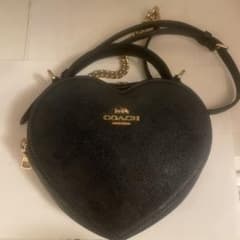 COACH ハート型ショルダーバッグ ブラックのサムネイル