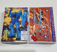 新品★ガンプラ★旧キット★【1/144 グフ&武器セット】2個組★青バンダイのサムネイル