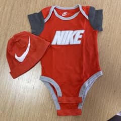 NIKE  ロンパース　新生児　肌着のサムネイル
