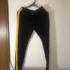 【H&M】サイドラインパンツのサムネイル