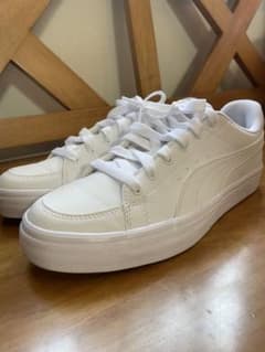 PUMA レディース スニーカー ホワイト 24cmのサムネイル