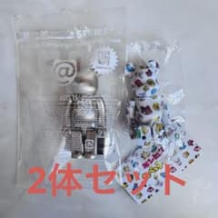 ① Bearbrick Series 52 Tabekko Doubutsu & Novelty 2-Piece Set