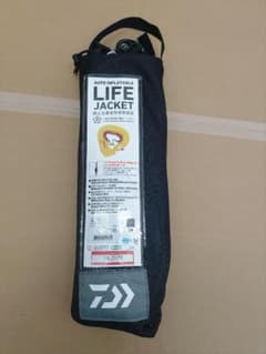新品・未使用　ダイワ　インフレータブルライフジャケット　DF-2724　グレーのサムネイル