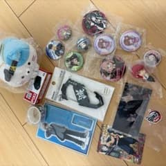 Anime merchandise bundle sale: Demon Slayer, Jujutsu Kaisen, SPY×FAMILY, can badges, etc.