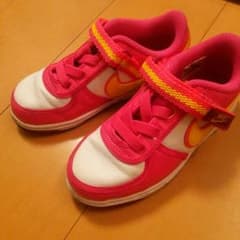NIKEスニーカー☆ピンク×白 18cmのサムネイル