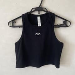 【美品/大人気】Alo Yoga アロヨガ 定番タンクトップ 黒 S Alo yoga タンクトップ黒 L - メルカリ