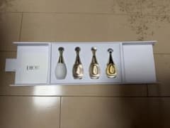 DIOR 香水4本セット ホワイトボックスのサムネイル