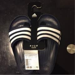 最終値下！！アディダスシャワーサンダルのサムネイル