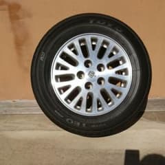 トヨタ純正ホイールとタイヤセット 4本のサムネイル