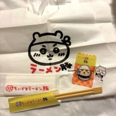 Chiikawa Ramen Pig Novelty Set: Shisa (Okinawan lion-dog statue) and Chiikawa Stickers