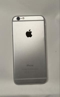 Apple iPhone 6 シルバー 本体　ジャンクのサムネイル