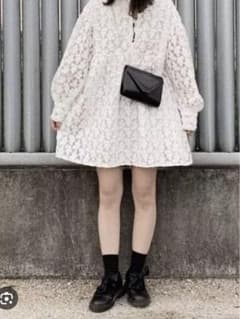 ZARA レース ストラクチャ入り生地ミニワンピース Mのサムネイル