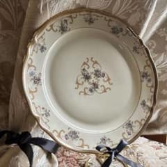 フランス製 Limoges ❁﻿fleur❁﻿美しいレリーフのディナープレート