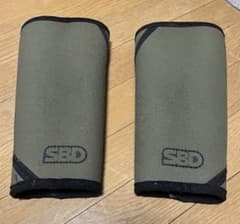 SBD ニースリーブ Endure Mサイズ オリーブ 値下げ不可 - メルカリ
