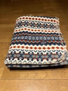 Patagonia フリース ブランケット 総柄　大判 Patagonia フリース ブランケット 総柄 大判 - メルカリ