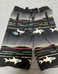 美品 MAUI サーフパンツ 水着 シャーク柄のサムネイル