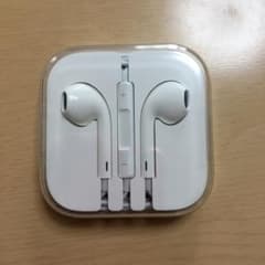 iPhoneイヤホン純正　ジャック丸型のサムネイル