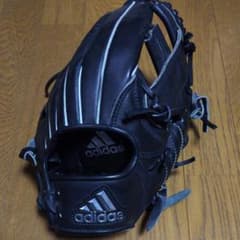 アディダス 西岡剛 モデル 軟式 内野手用 グローブのサムネイル