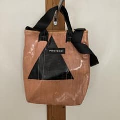 FREITAG トートバッグ 淡いオレンジ色ドーバーストリート FREITAG トートバッグ 淡いオレンジ色ドーバーストリート - メルカリ