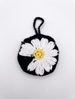 ハンドメイド ペットボトルホルダー ネット編み フラワーモチーフのサムネイル