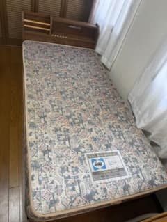 ⚠️引き取り限定⚠️Sealy シングルベッド 収納付き ライト付き