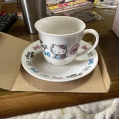 ハローキティ カップ＆ソーサーのサムネイル
