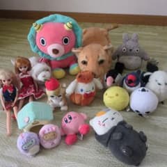 値下げ!!ぬいぐるみ人形セット（すみっコぐらし、トトロ、カービィー、リカちゃん）のサムネイル