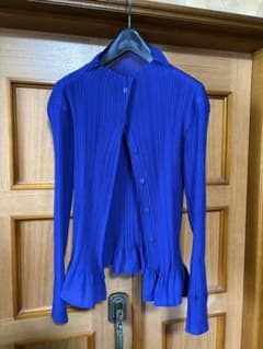 ISSEY MIYAKE イッセイミヤケ　ブルーカーディガン　サイズ2表記 ISSEY MIYAKE イッセイミヤケ ブルーカーディガン サイズ2表記 - メルカリ