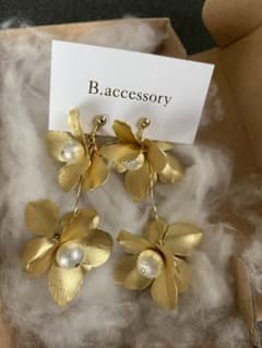 okayu様専用【B.accessory】ウェディング　ピアス　ゴールドのサムネイル