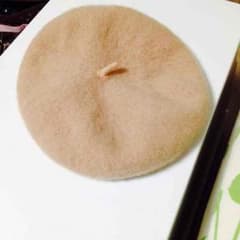 ベージュベレー帽のサムネイル