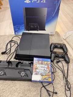 PlayStation 4 500GB 本体 コントローラー2個 GTA V付きのサムネイル