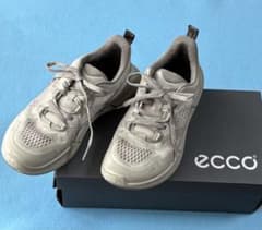 ベージュ　ECCO エコー　スニーカー　35サイズ 22.5cmのサムネイル