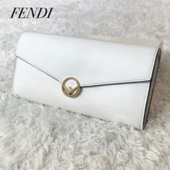 美品✨　FENDI　長財布　エフイズ　ロゴ金具　ゴールド　本革　レザーのサムネイル