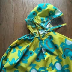 レインコートのサムネイル