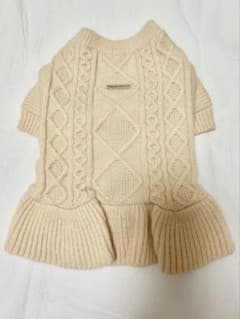 【新品未使用】monchéri フリルニットワンピ アイボリー M 犬服のサムネイル