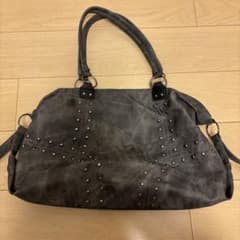 スタッズ付き ショルダーバッグ グレー A4サイズ収納可のサムネイル