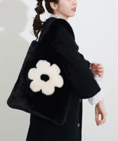 CHILD WOMAN フェイクファー花柄トートのサムネイル