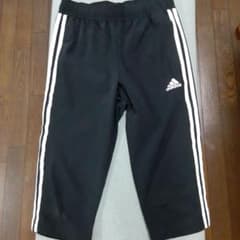adidasキッズのサムネイル