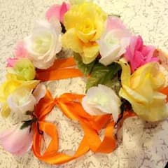 1350円→900円 花かんむり  ピンク＆イエロー系のサムネイル