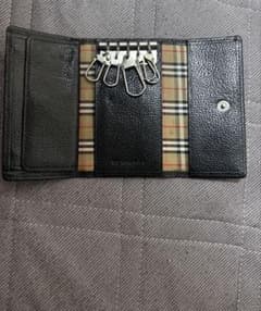 BURBERRY バーバリー 5連キーケース ブラック ノバチェックのサムネイル