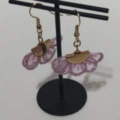 パープルレースフリルピアス ゴールド金具のサムネイル