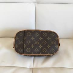 【美品】LOUIS VUITTON ショルダーバッグのサムネイル